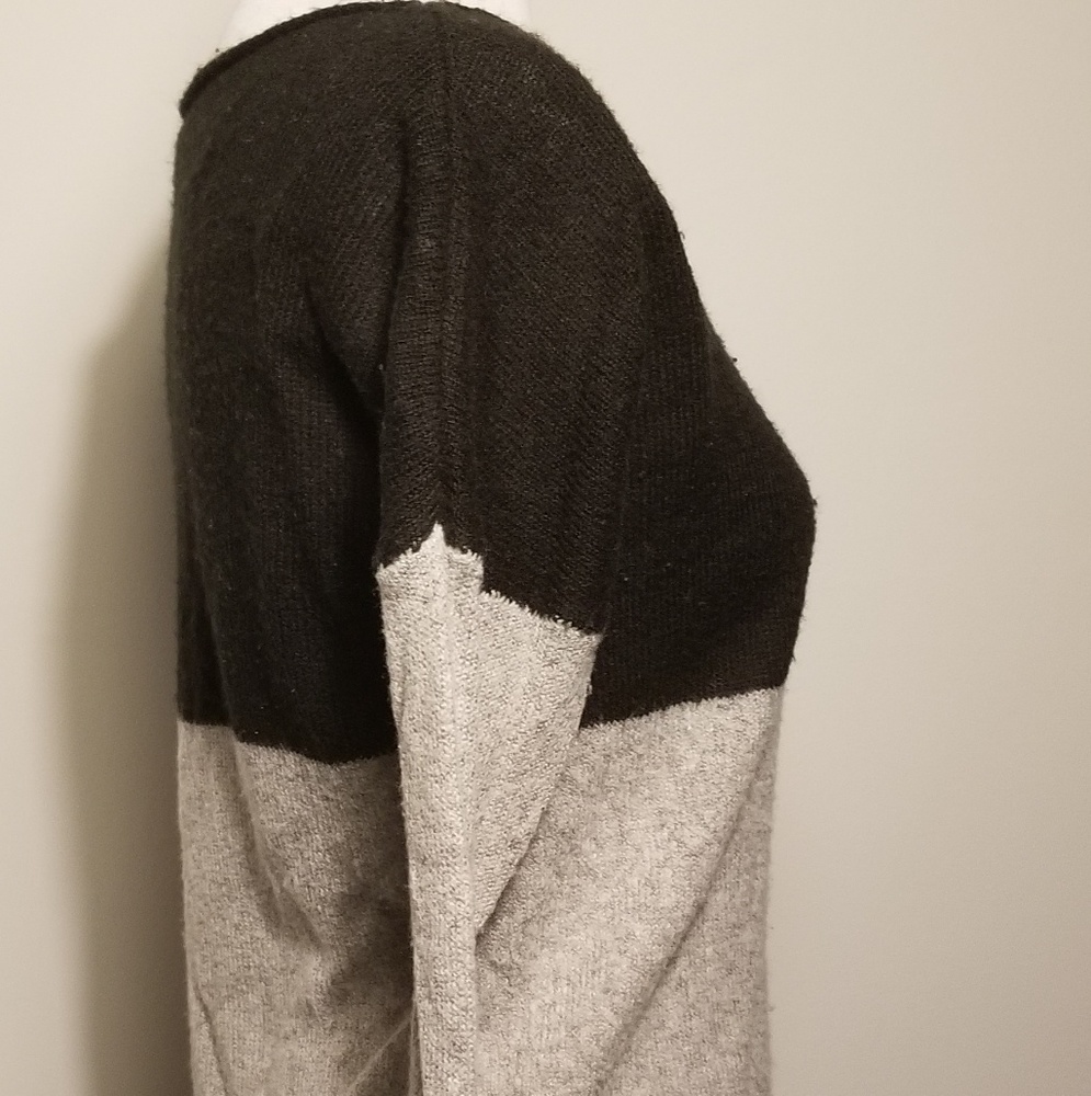 Color Block GAP Sweater - Picture 4 of 5